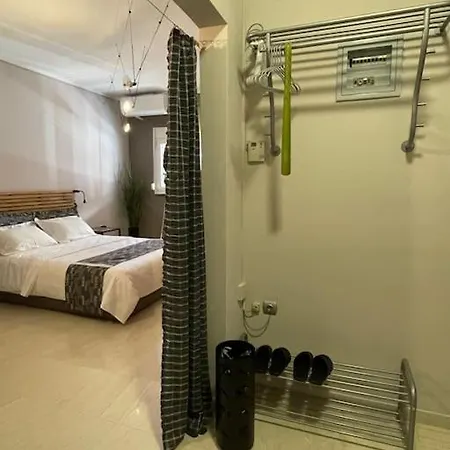 Natalie's Cozy سالونيك